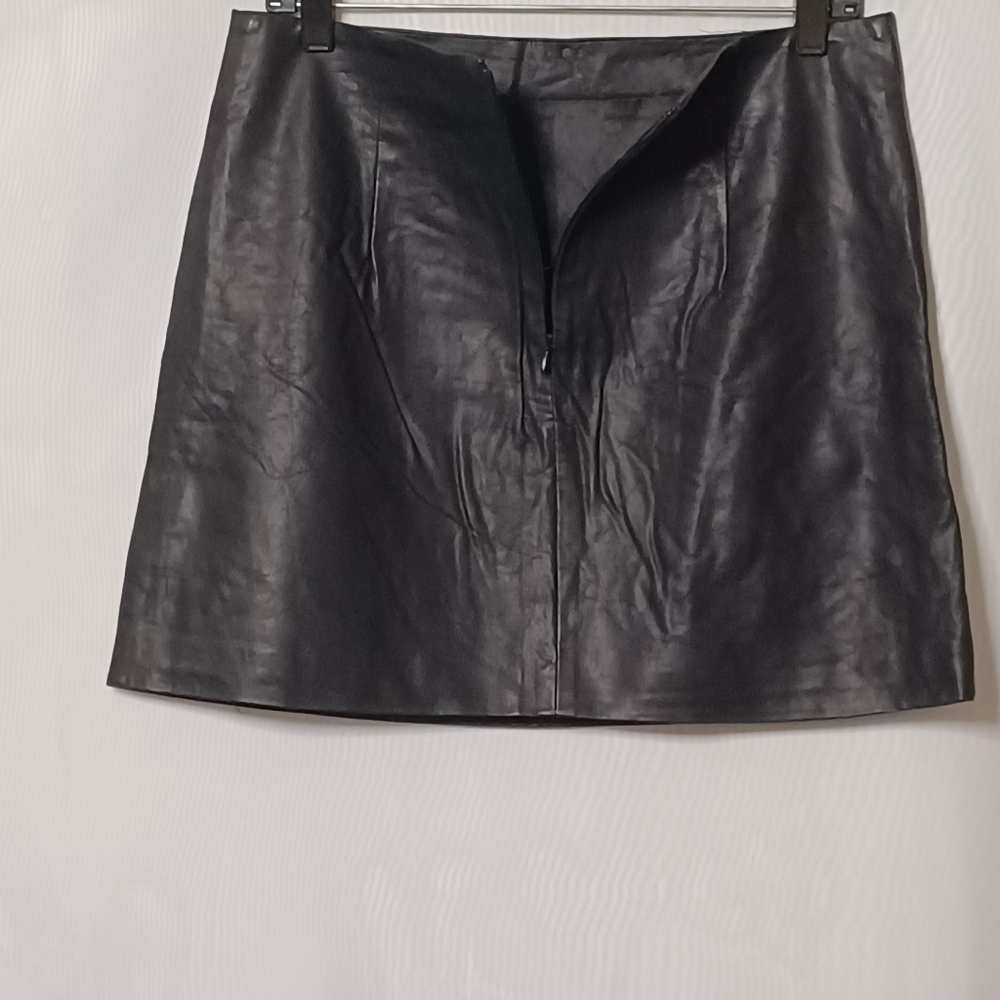 Forever 21 Women's Black Faux Leather Mini Skirt With Embroidered. L - Picture 8 of 11